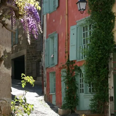 Maison Avec Piscine Privée Et Jardin à 5 Min Du Puy-en-velay, Idéale Pour Découvrir La Haute-loire - Fr-1-582-320 * Espaly-Saint-Marcel